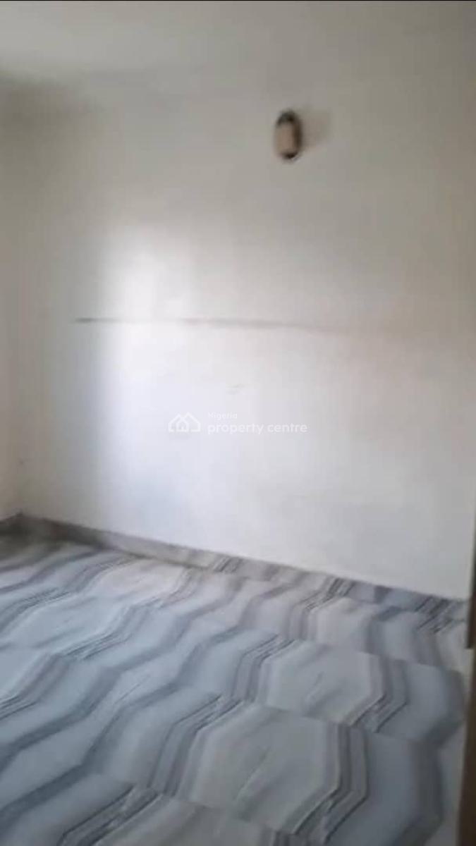 Lovely 3bedroom Flat, Omole Phase 2, Ikeja, Lagos, Flat / Apartment for Rent