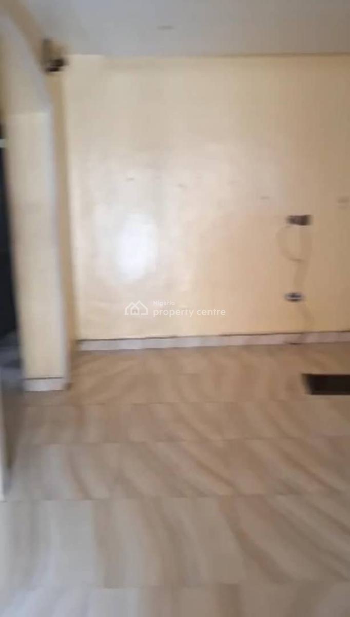 Lovely 3bedroom Flat, Omole Phase 2, Ikeja, Lagos, Flat / Apartment for Rent