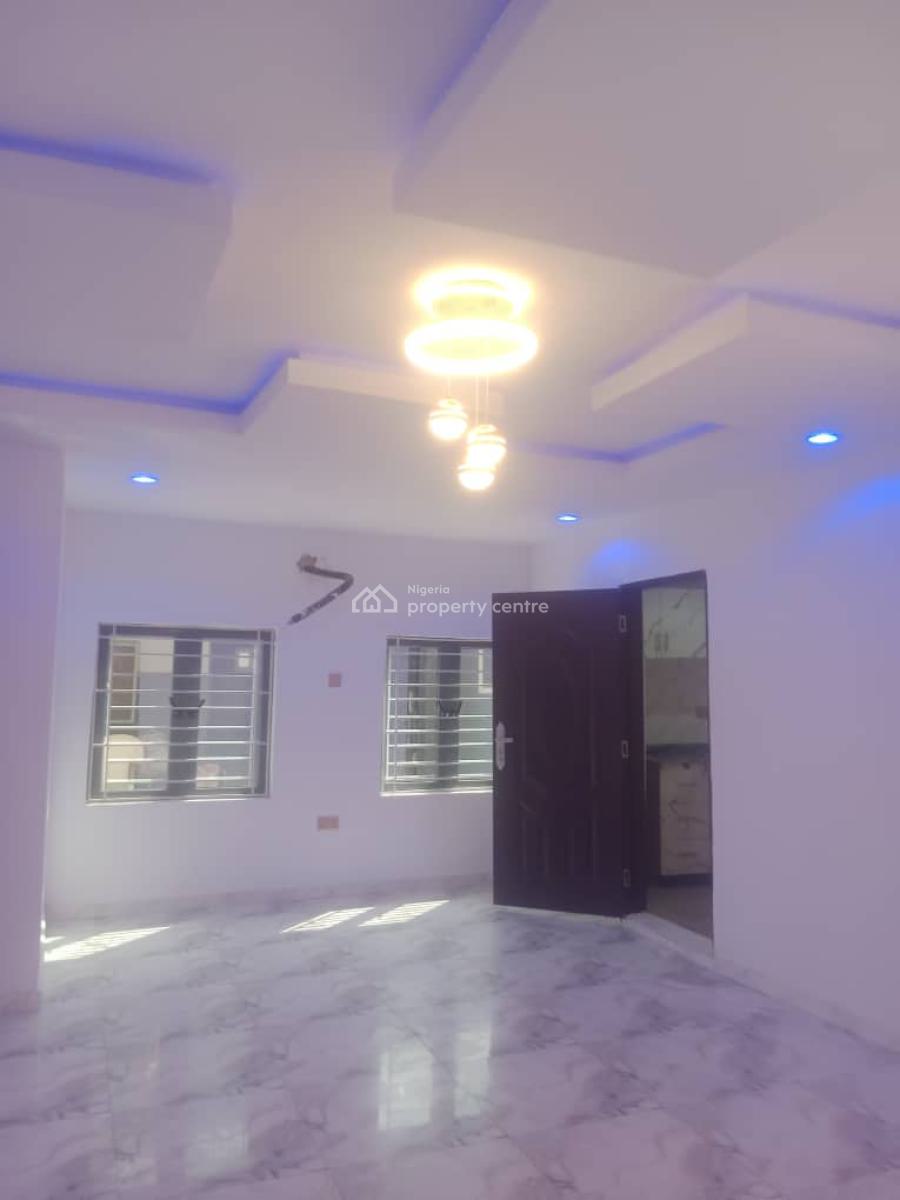 2 Bedroom Apartment in a Beautiful Building, Anthony, Maryland, Lagos, Office Space for Rent