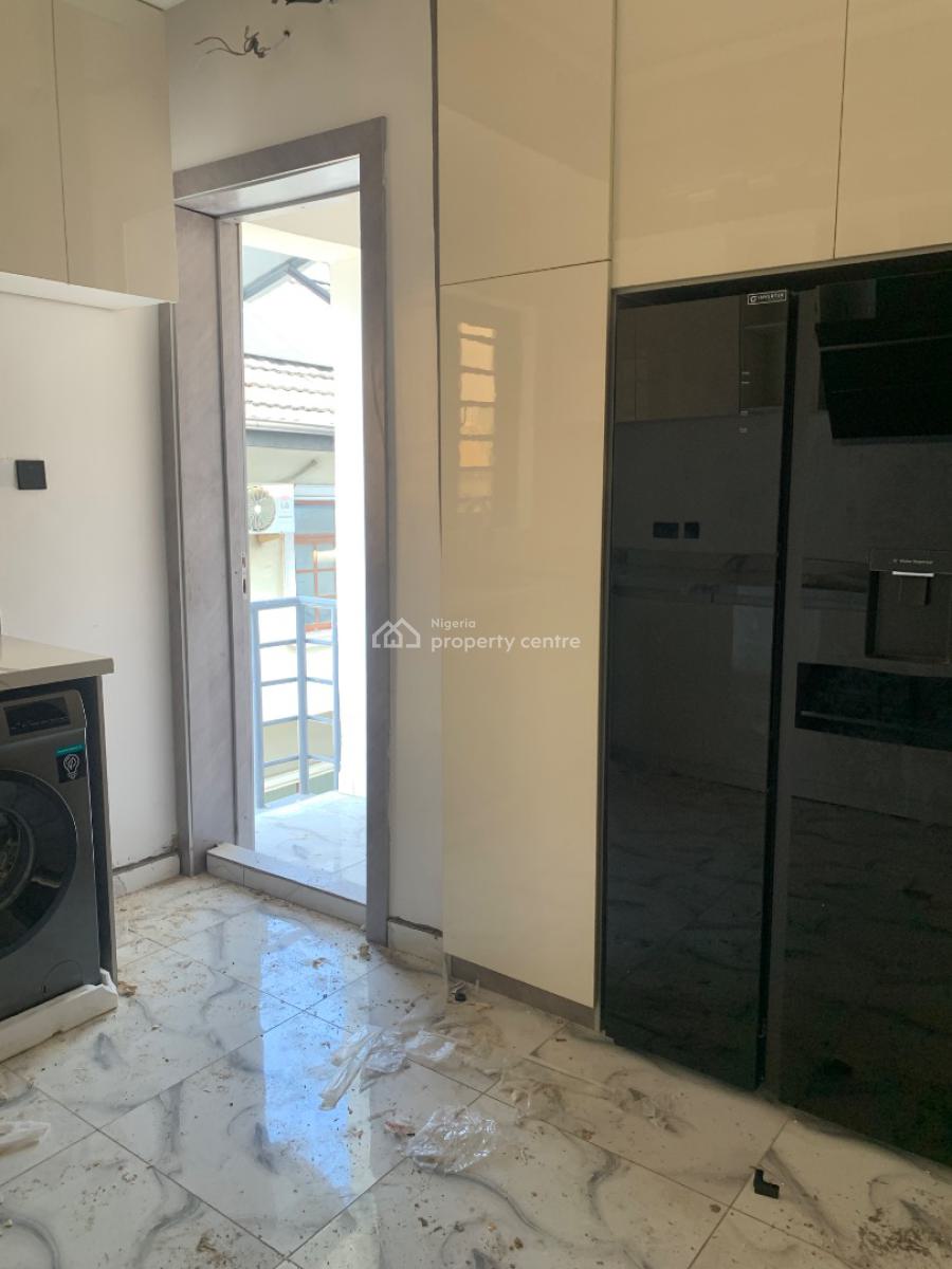 4 Bedroom Terrace with Exclusive Compound with Spacious Bq, Lekki Phase 1, Lekki, Lagos, Terraced Duplex for Sale