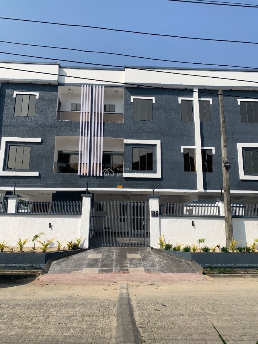 4 Bedroom Terrace with Exclusive Compounds and Spacious Bq, Lekki Phase 1, Lekki, Lagos, Terraced Duplex for Sale