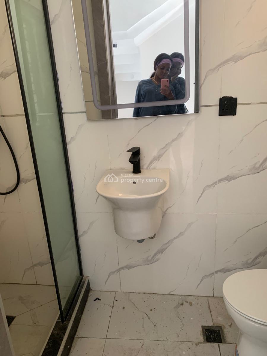 4 Bedroom Terrace with Exclusive Compounds and Spacious Bq, Lekki Phase 1, Lekki, Lagos, Terraced Duplex for Sale