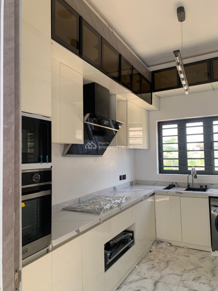 4 Bedroom Terrace with Exclusive Compounds and Spacious Bq, Lekki Phase 1, Lekki, Lagos, Terraced Duplex for Sale