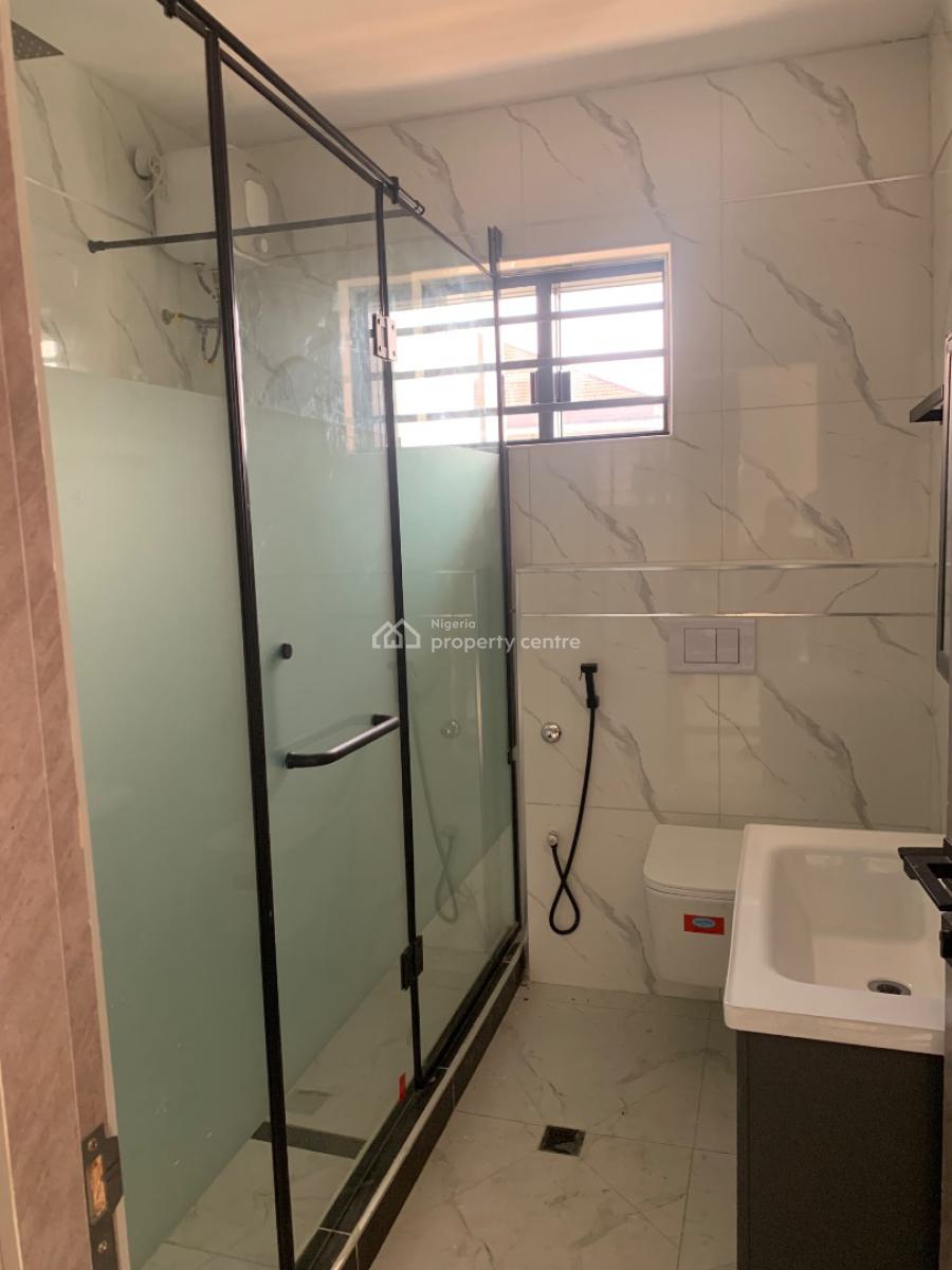 4 Bedroom Terrace with Exclusive Compounds and Spacious Bq, Lekki Phase 1, Lekki, Lagos, Terraced Duplex for Sale