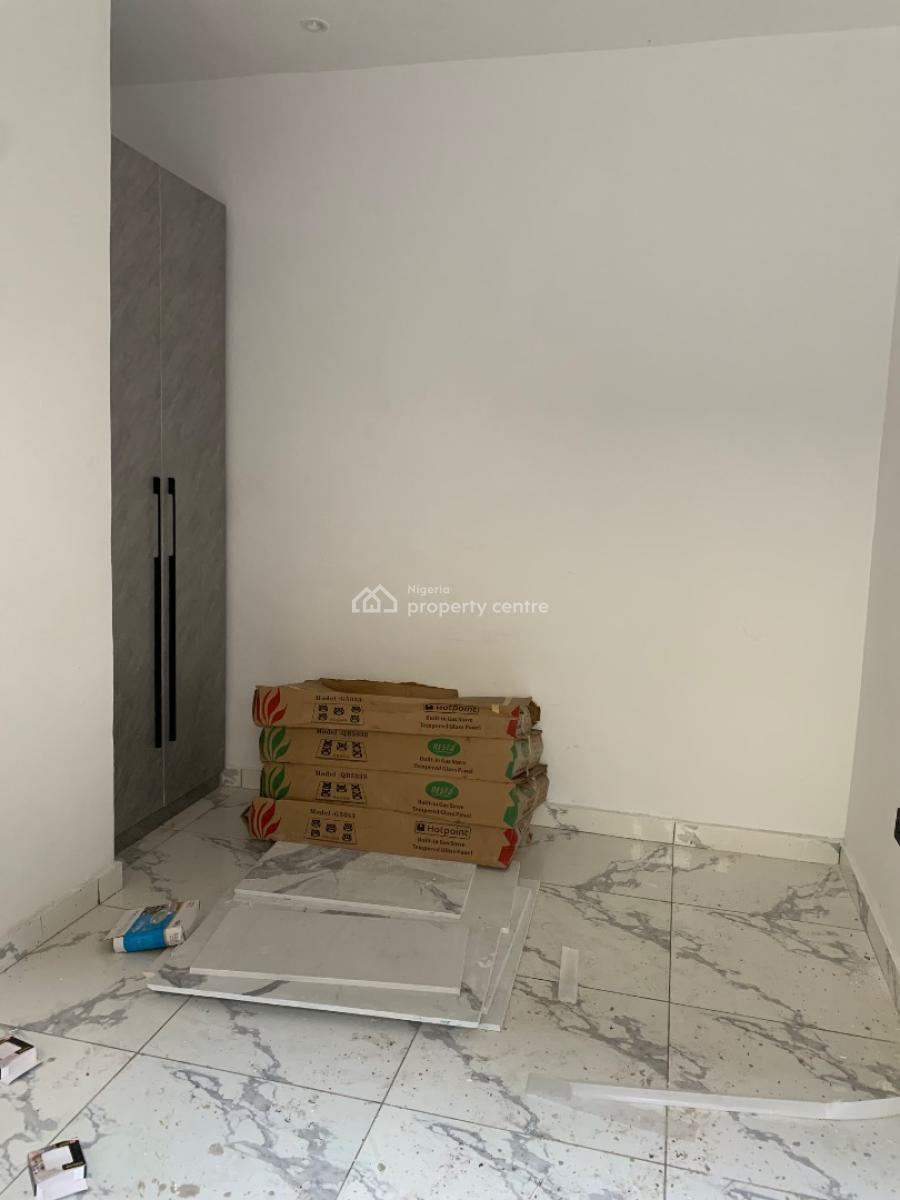 4 Bedroom Terrace with Exclusive Compounds and Spacious Bq, Lekki Phase 1, Lekki, Lagos, Terraced Duplex for Sale