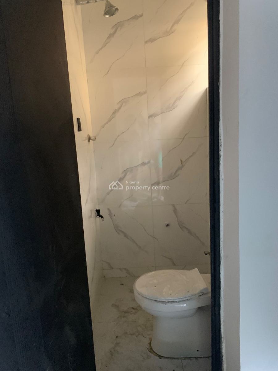 4 Bedroom Terrace with Exclusive Compounds and Spacious Bq, Lekki Phase 1, Lekki, Lagos, Terraced Duplex for Sale