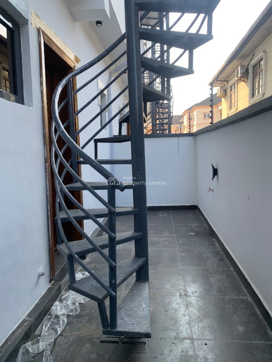 4 Bedroom Terrace with Exclusive Compounds and Spacious Bq, Lekki Phase 1, Lekki, Lagos, Terraced Duplex for Sale