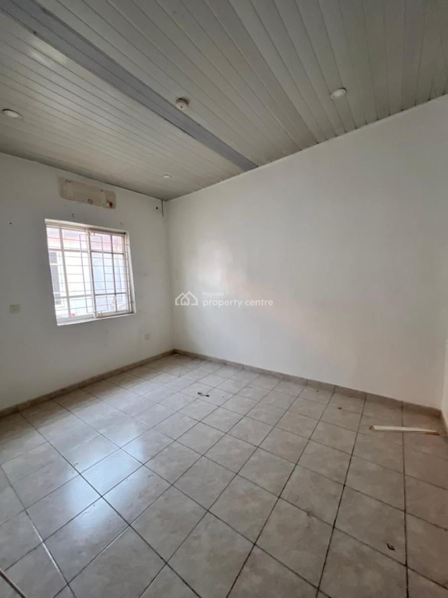 4 Bedroom Semi-detached House with 1 Room Domestic Staff Quarters, Off Admiralty Road, Lekki Phase 1, Lekki, Lagos, Semi-detached Duplex for Rent