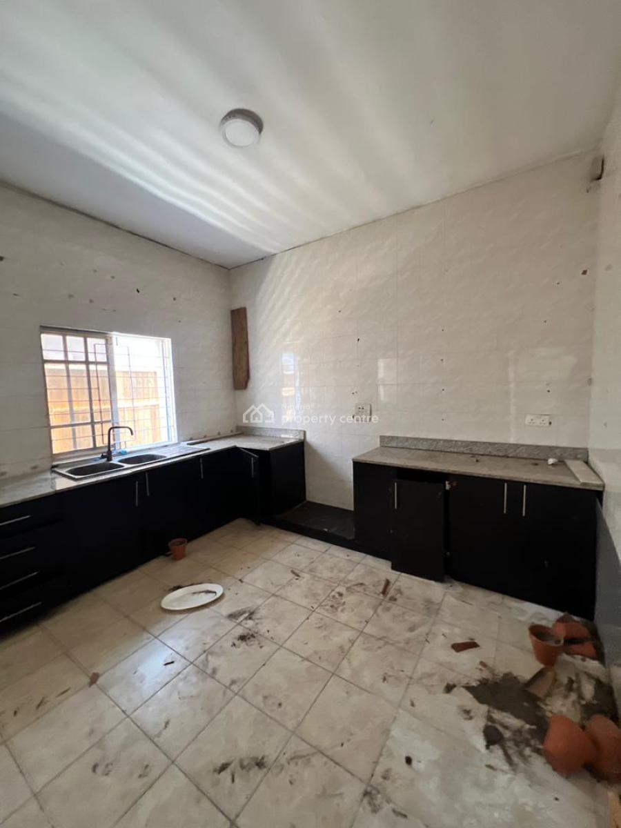 4 Bedroom Semi-detached House with 1 Room Domestic Staff Quarters, Off Admiralty Road, Lekki Phase 1, Lekki, Lagos, Semi-detached Duplex for Rent