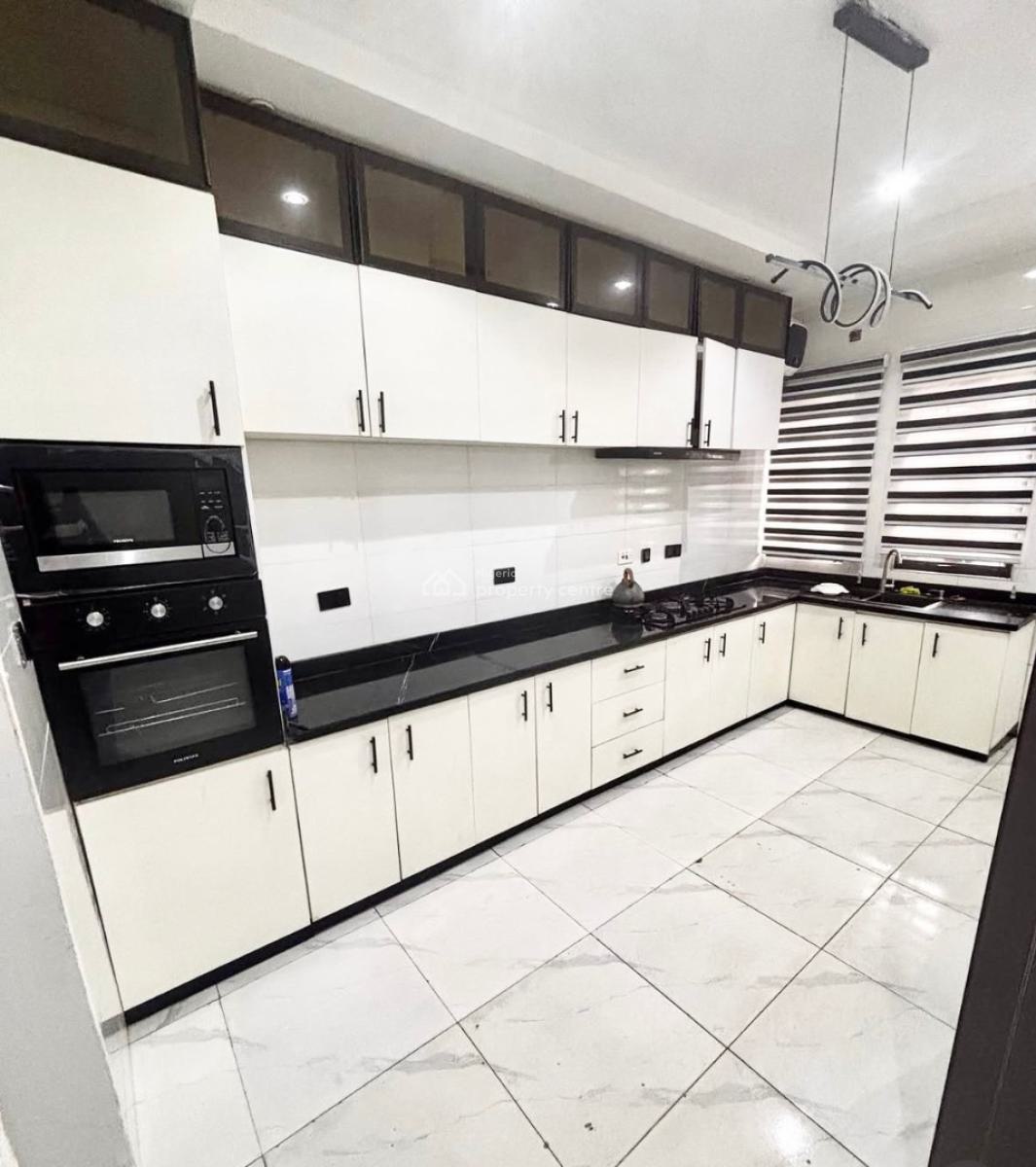 Cozy 3- Bedroom Apartment, Guzape District, Abuja, Flat / Apartment Short Let