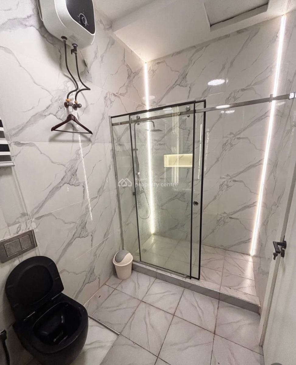 Cozy 3- Bedroom Apartment, Guzape District, Abuja, Flat / Apartment Short Let