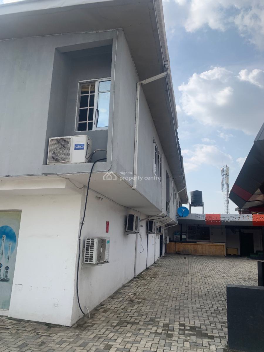 Well Maintained 3 Bedrooms Office Space, Akowonjo, Alimosho, Lagos, Office Space for Rent