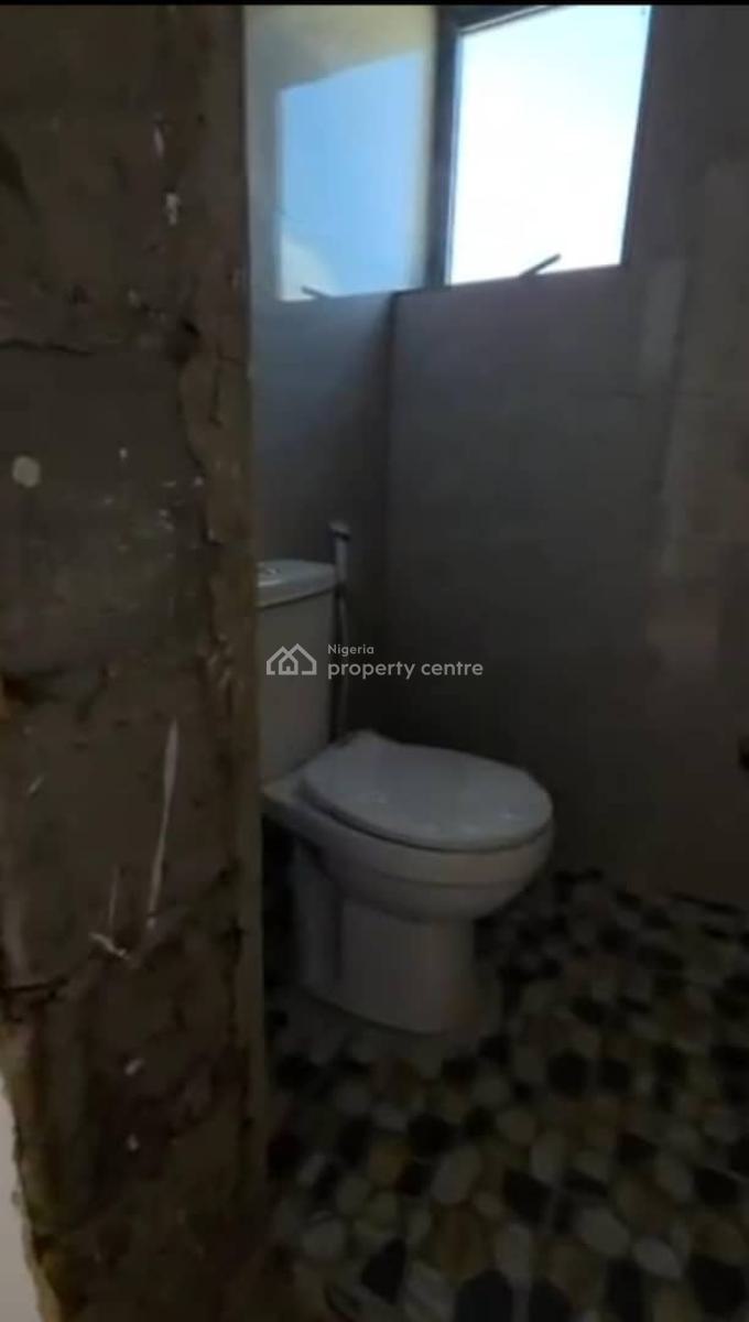 Lovely 2 Bedroom Flat, Alagomeji, Yaba, Lagos, Flat / Apartment for Rent