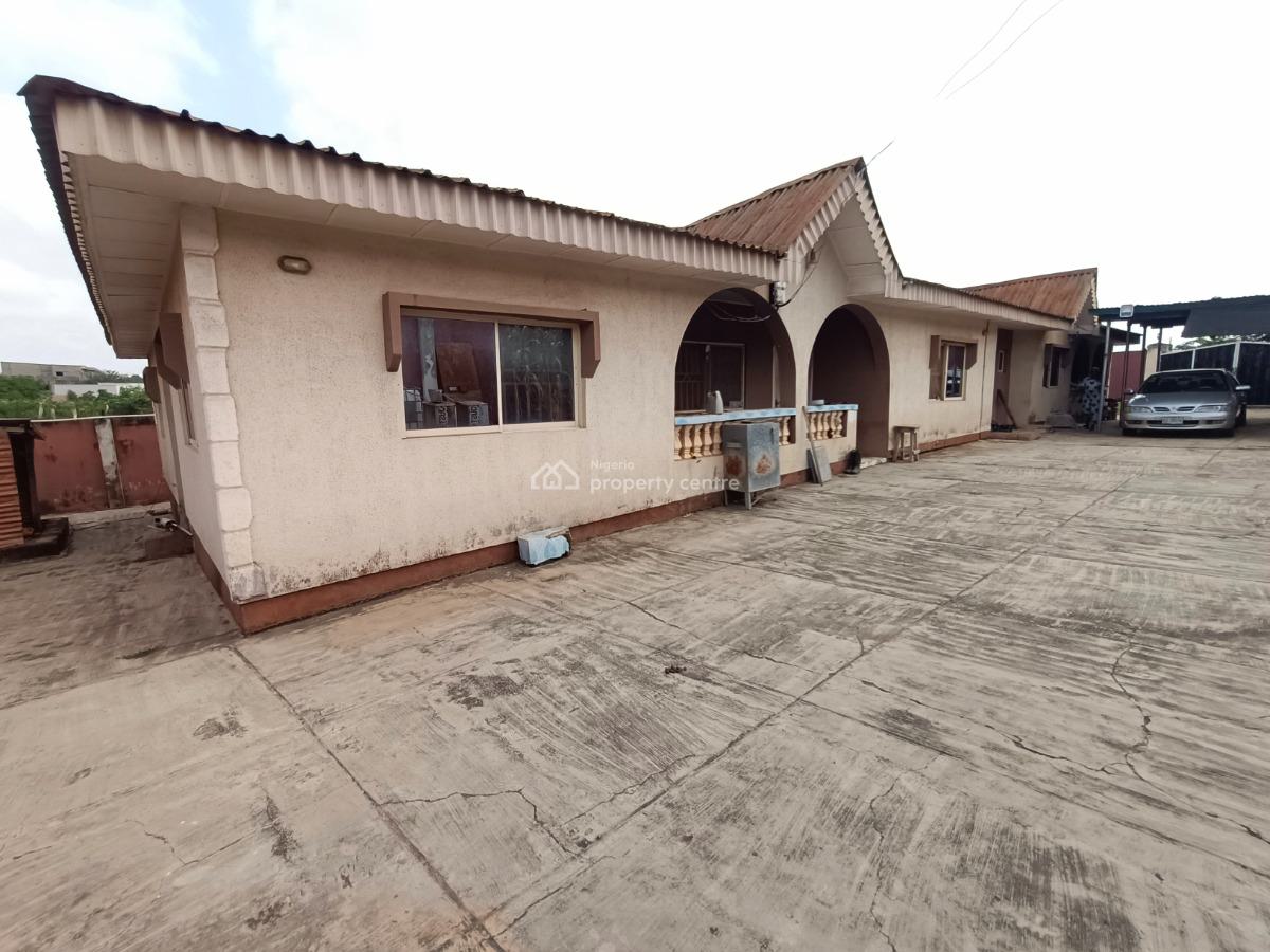 a Room in a Flat with Sweet Modern Facilities, Akuru, Opposite Alheri Hotel, Akala Express, Ibadan, Oyo, Self Contain (single Rooms) for Rent