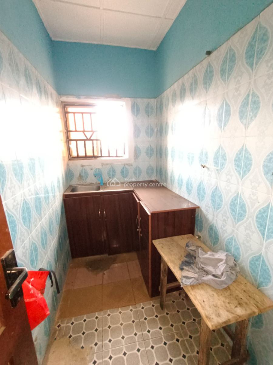 a Room in a Flat with Sweet Modern Facilities, Akuru, Opposite Alheri Hotel, Akala Express, Ibadan, Oyo, Self Contain (single Rooms) for Rent