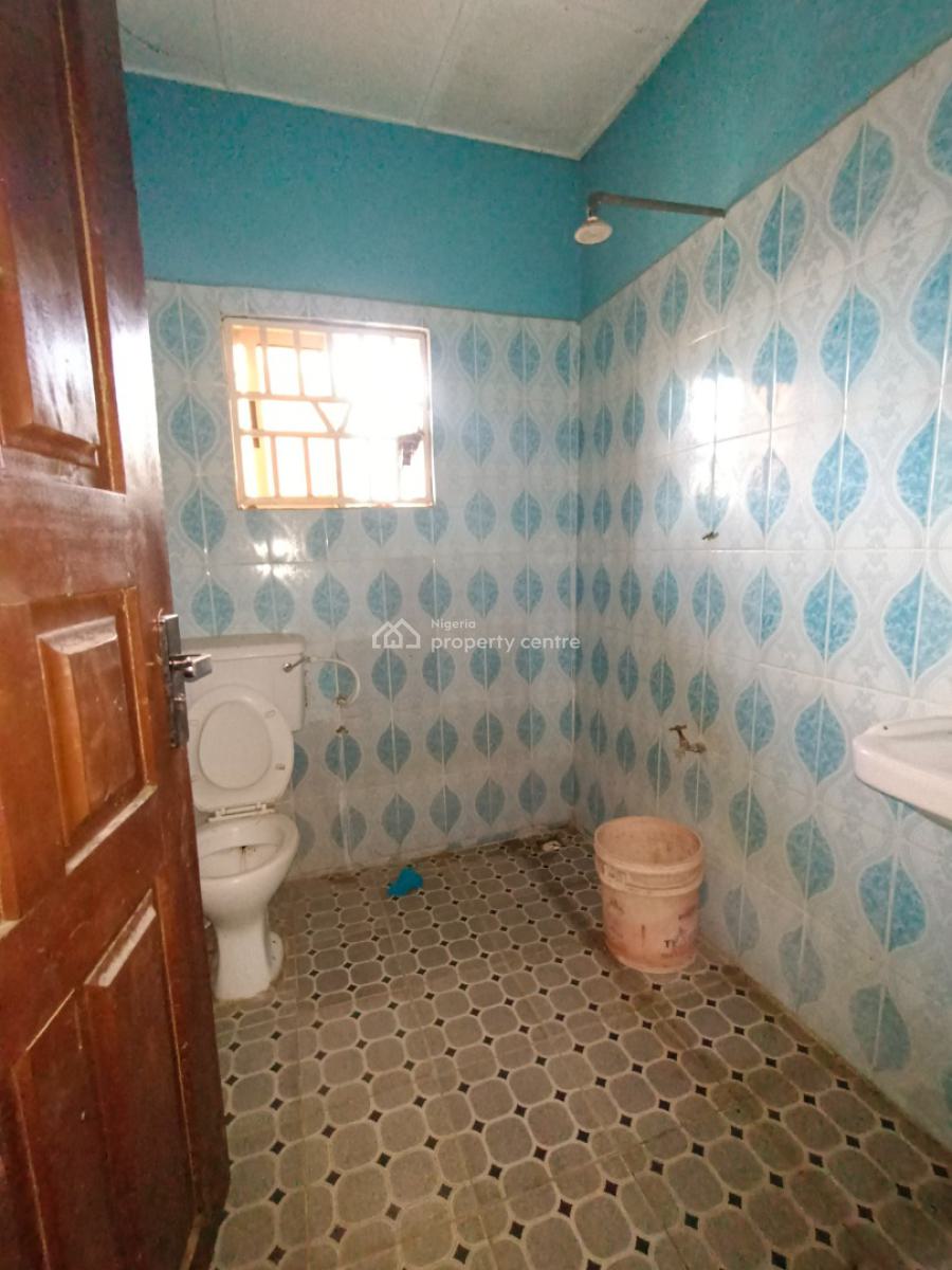 a Room in a Flat with Sweet Modern Facilities, Akuru, Opposite Alheri Hotel, Akala Express, Ibadan, Oyo, Self Contain (single Rooms) for Rent