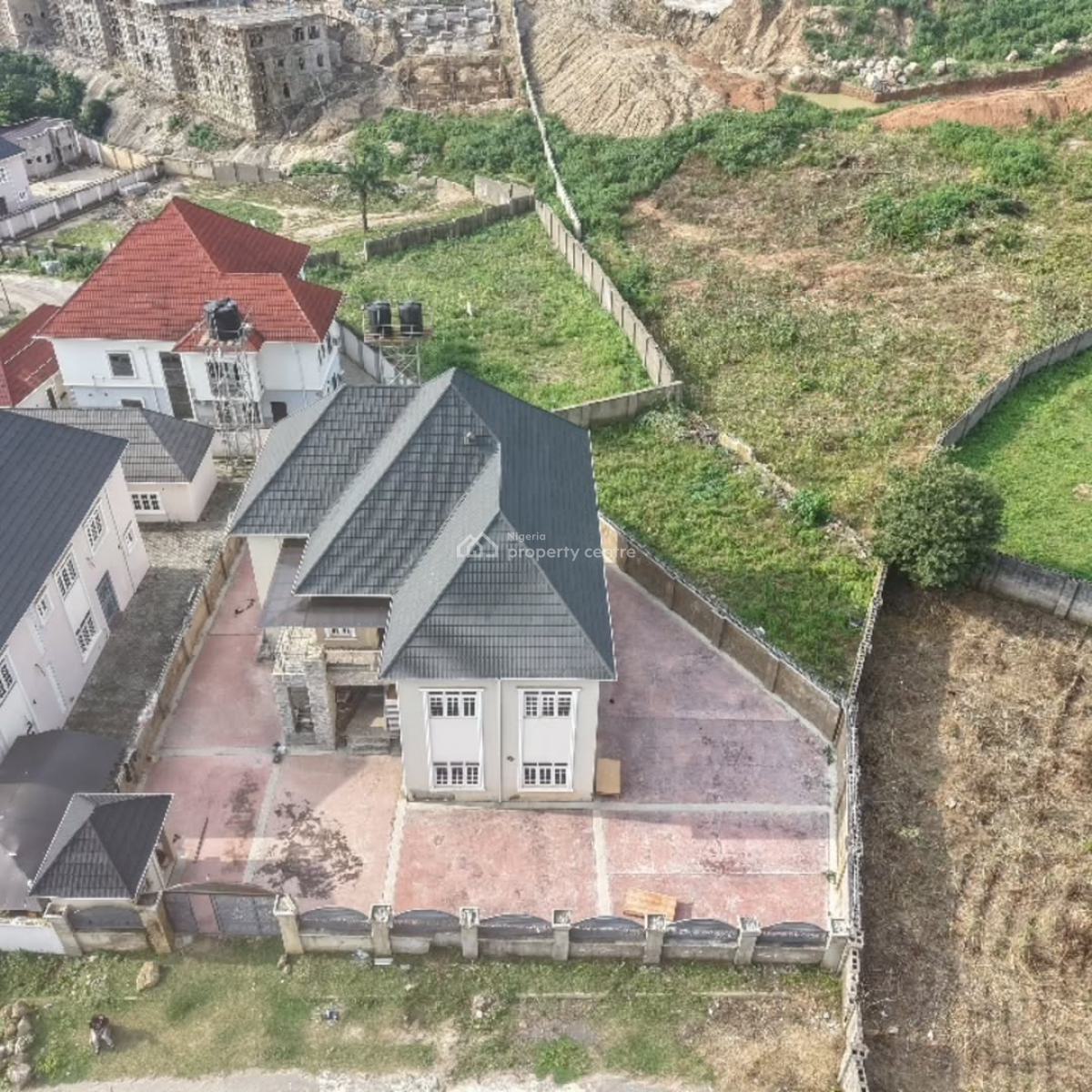 Distressed: 4 Bedroom Fully Detached Duplex,2rooms Bq,cofo,tarred Road, Serene Neighborhood, Guzape District, Abuja, Detached Duplex for Sale