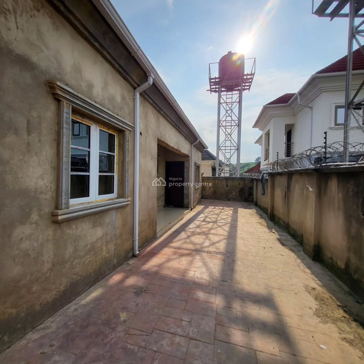 Distressed: 4 Bedroom Fully Detached Duplex,2rooms Bq,cofo,tarred Road, Serene Neighborhood, Guzape District, Abuja, Detached Duplex for Sale