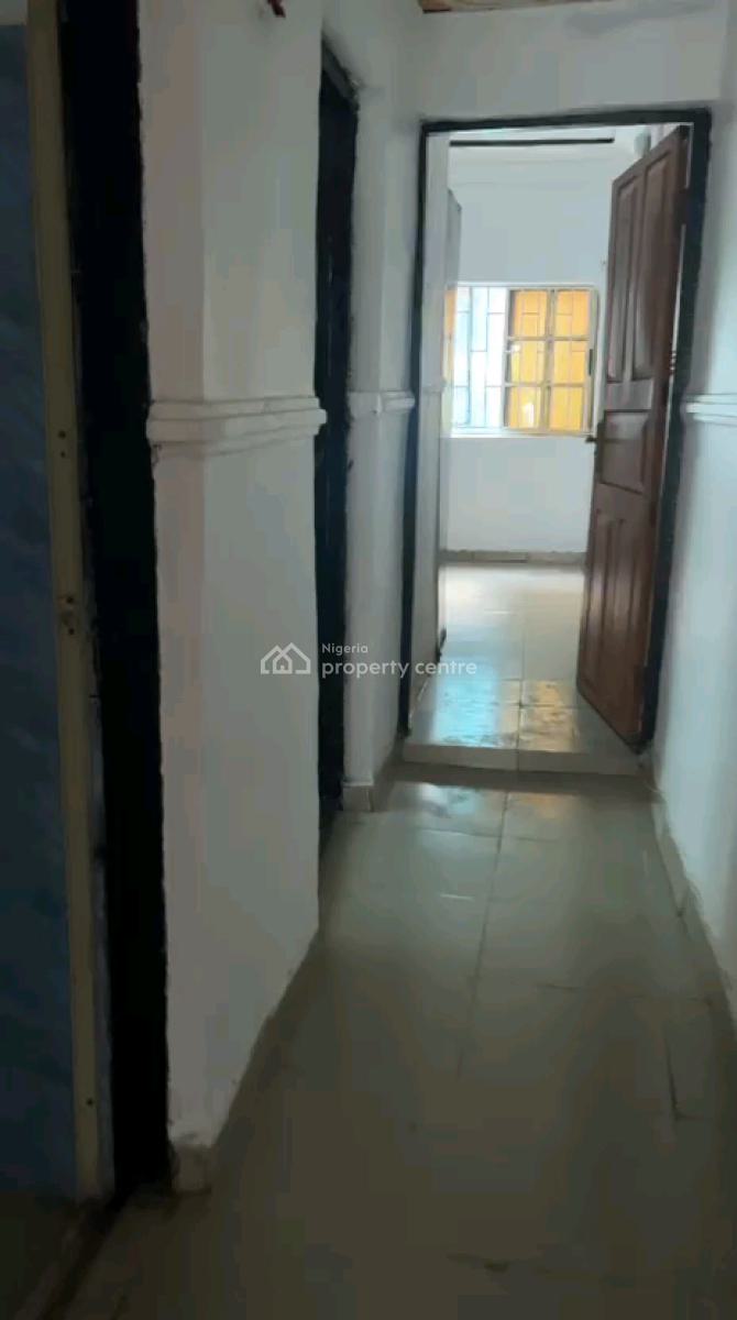 Well Maintained Spacious 2 Bedroom Flat Both Rooms Ensuite, Atunrase Estate, Gbagada, Lagos, Flat / Apartment for Rent