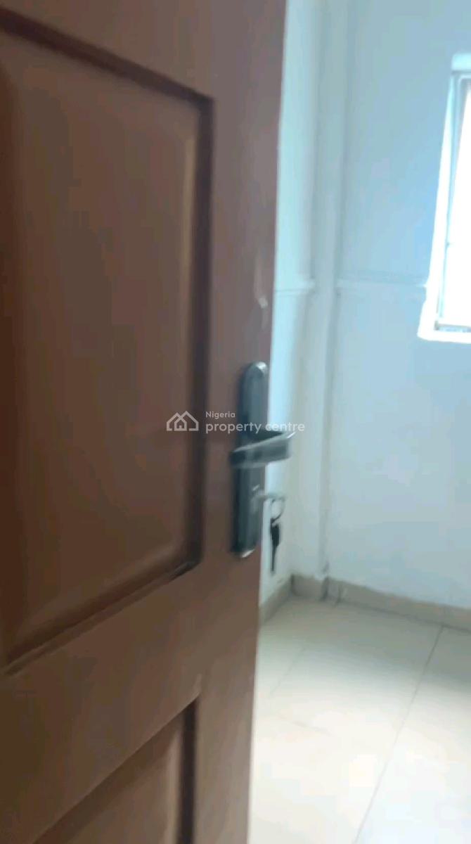 Well Maintained Spacious 2 Bedroom Flat Both Rooms Ensuite, Atunrase Estate, Gbagada, Lagos, Flat / Apartment for Rent