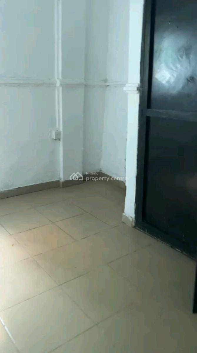Well Maintained Spacious 2 Bedroom Flat Both Rooms Ensuite, Atunrase Estate, Gbagada, Lagos, Flat / Apartment for Rent