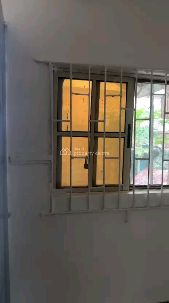 Well Maintained Spacious 2 Bedroom Flat Both Rooms Ensuite, Atunrase Estate, Gbagada, Lagos, Flat / Apartment for Rent