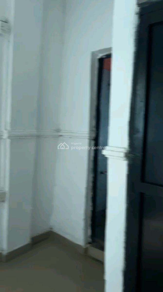 Well Maintained Spacious 2 Bedroom Flat Both Rooms Ensuite, Atunrase Estate, Gbagada, Lagos, Flat / Apartment for Rent