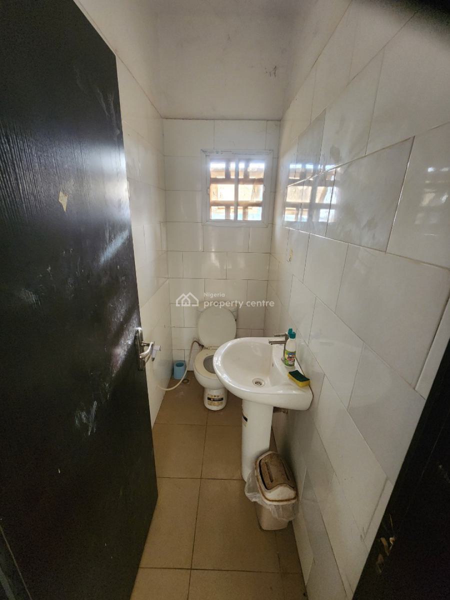 Luxury Two Bedroom Block of Flat, Dawaki District, Dawaki, Gwarinpa, Abuja, Flat / Apartment for Rent