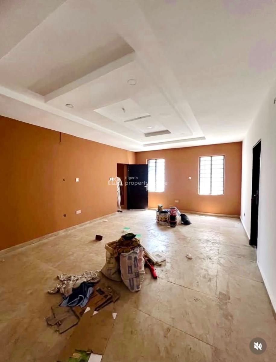 Spacious 3 Bedroom Apartment, Ologolo Lekki, Lekki, Lagos, Flat / Apartment for Rent