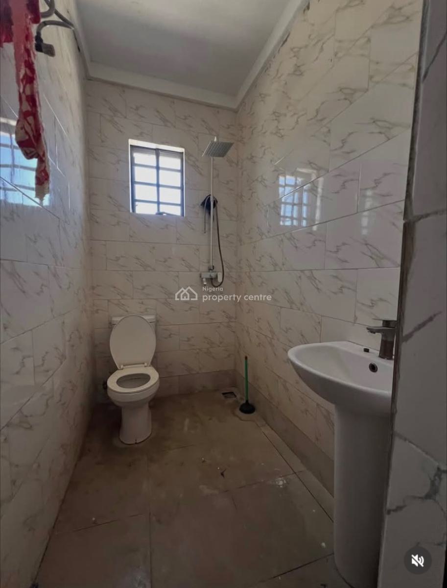 Spacious 3 Bedroom Apartment, Ologolo Lekki, Lekki, Lagos, Flat / Apartment for Rent