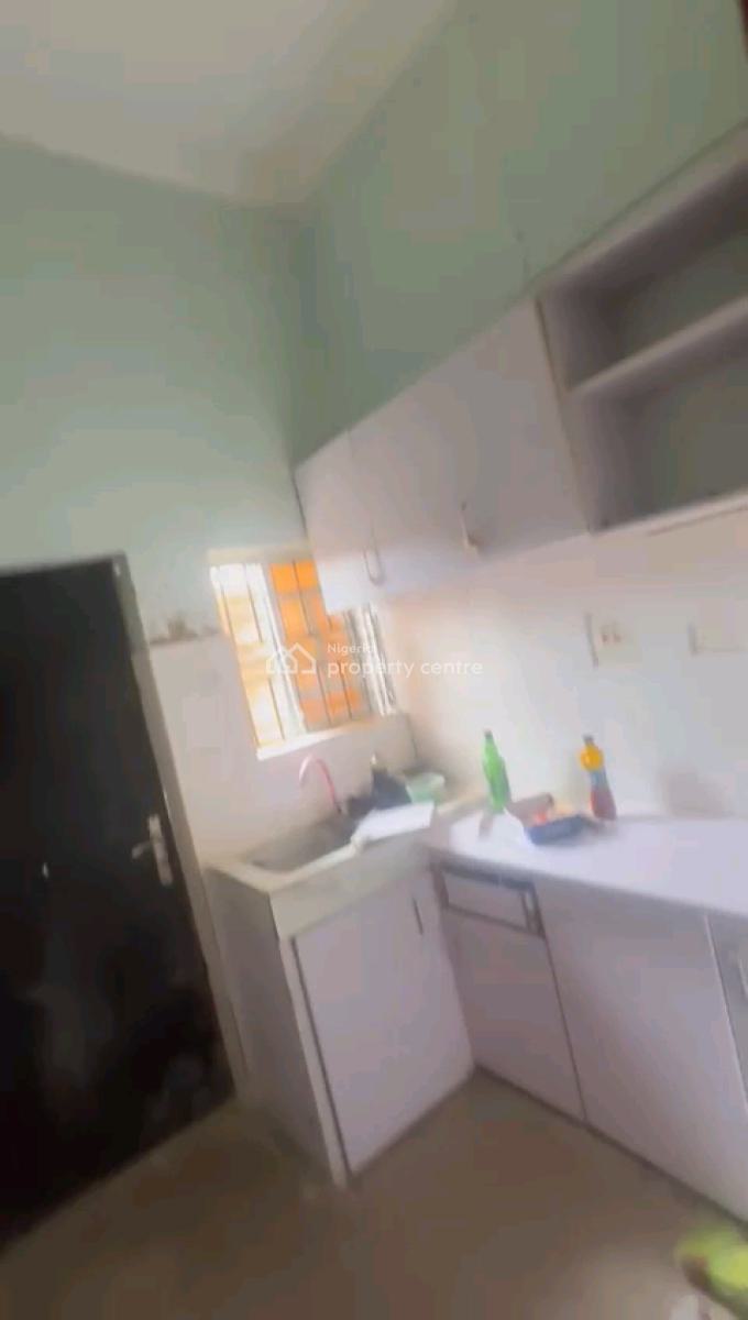 Renovated , Decent and Spacious 3bedroom Flats, All Rooms Ensuites, Off Bajulaye Road, Shomolu, Lagos, Flat / Apartment for Rent