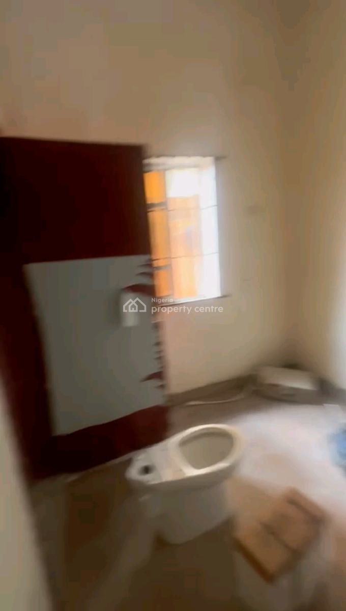 Renovated , Decent and Spacious 3bedroom Flats, All Rooms Ensuites, Off Bajulaye Road, Shomolu, Lagos, Flat / Apartment for Rent