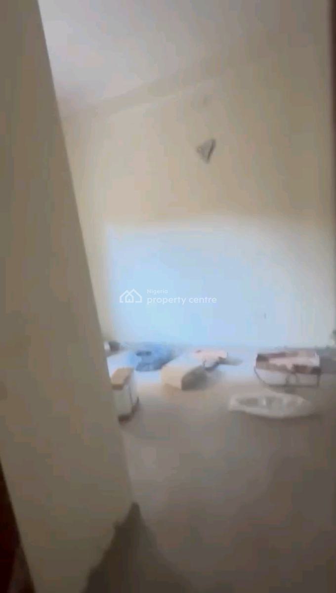 Renovated , Decent and Spacious 3bedroom Flats, All Rooms Ensuites, Off Bajulaye Road, Shomolu, Lagos, Flat / Apartment for Rent