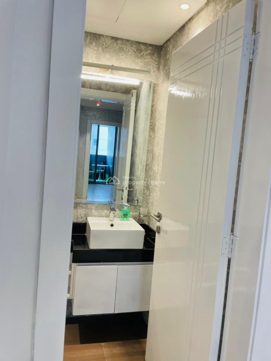 1 Bedroom Apartment with a Private Cinema and Bathub, Lekki Phase 1, Lekki, Lagos, Flat / Apartment Short Let