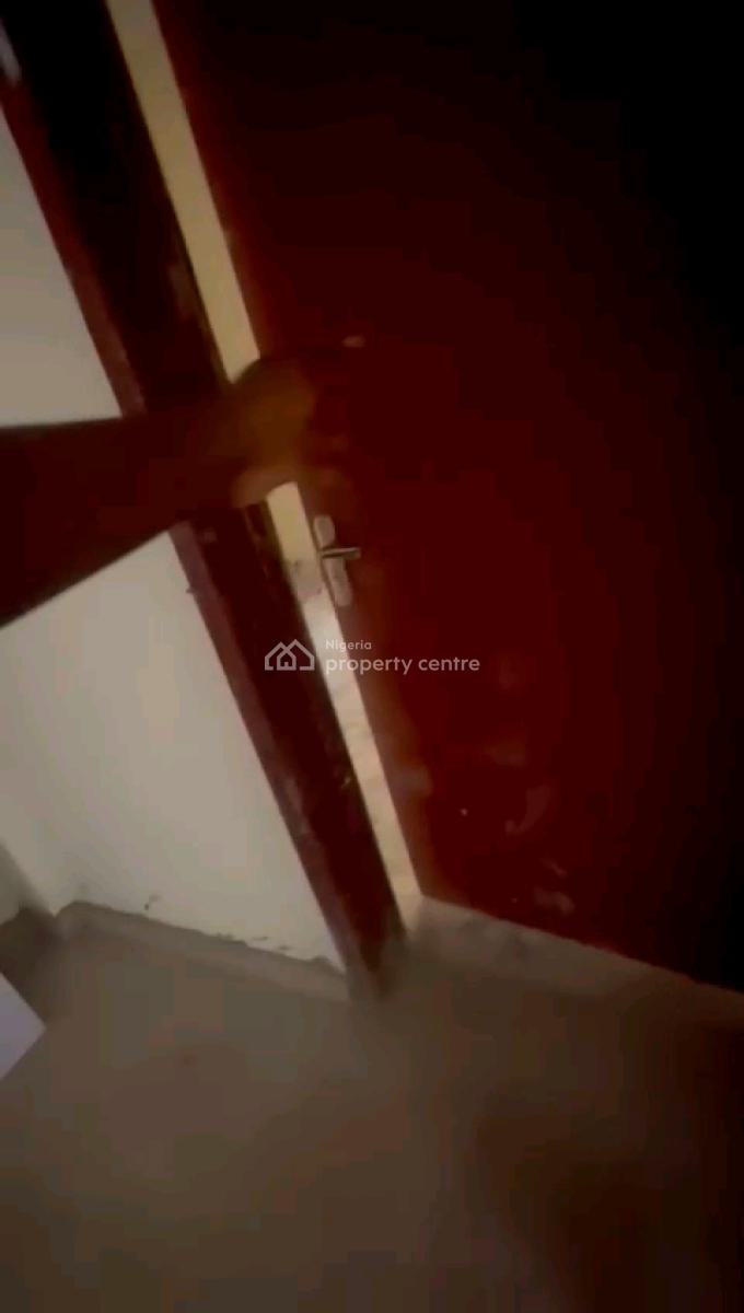 Renovated , Decent and Spacious 3bedroom Flats, All Rooms Ensuites, Off Bajulaye Road, Shomolu, Lagos, Flat / Apartment for Rent