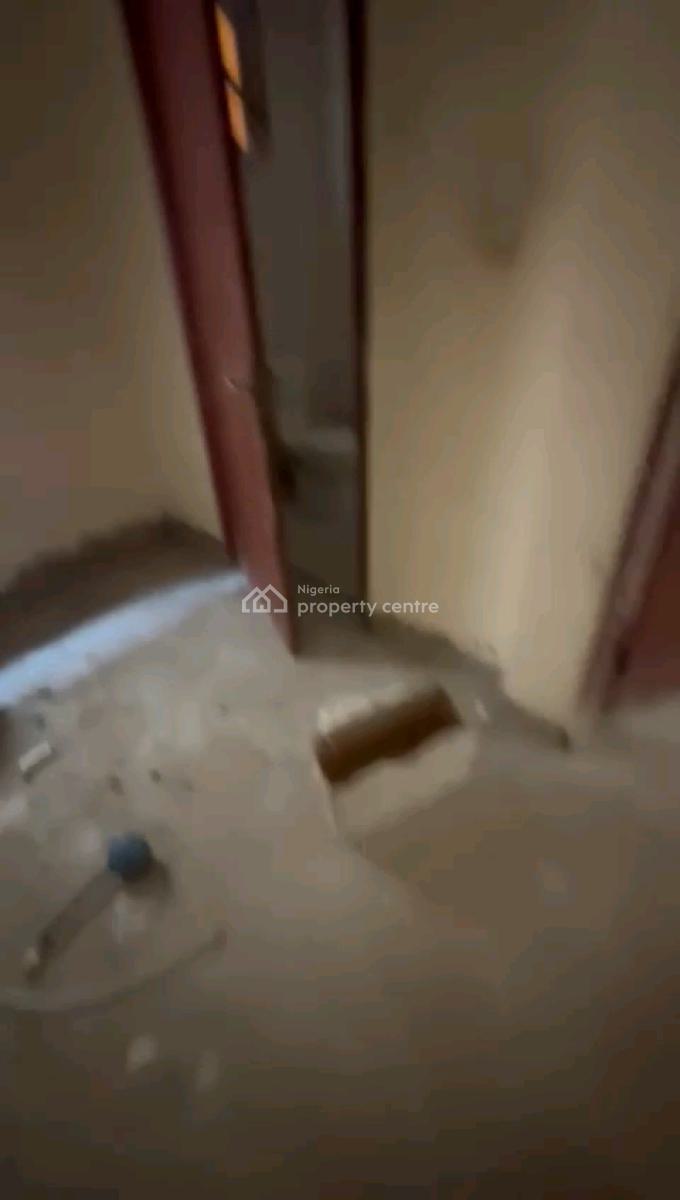 Renovated , Decent and Spacious 3bedroom Flats, All Rooms Ensuites, Off Bajulaye Road, Shomolu, Lagos, Flat / Apartment for Rent