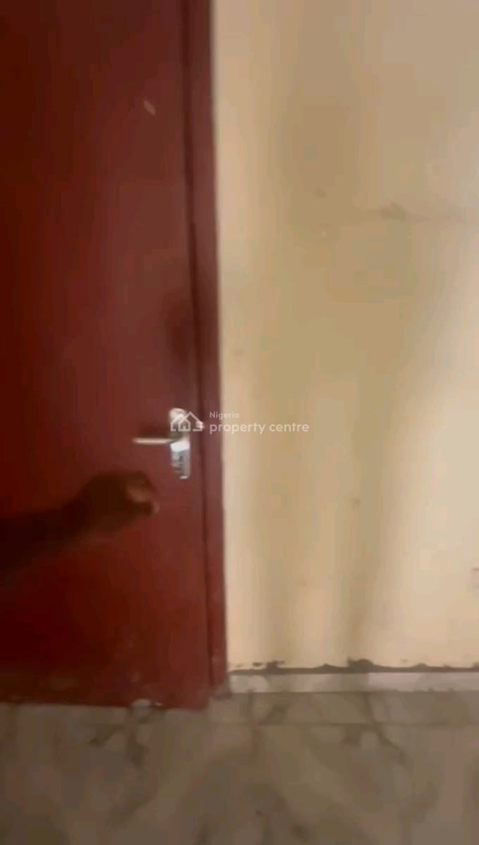 Renovated , Decent and Spacious 3bedroom Flats, All Rooms Ensuites, Off Bajulaye Road, Shomolu, Lagos, Flat / Apartment for Rent