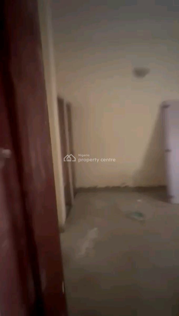 Renovated , Decent and Spacious 3bedroom Flats, All Rooms Ensuites, Off Bajulaye Road, Shomolu, Lagos, Flat / Apartment for Rent
