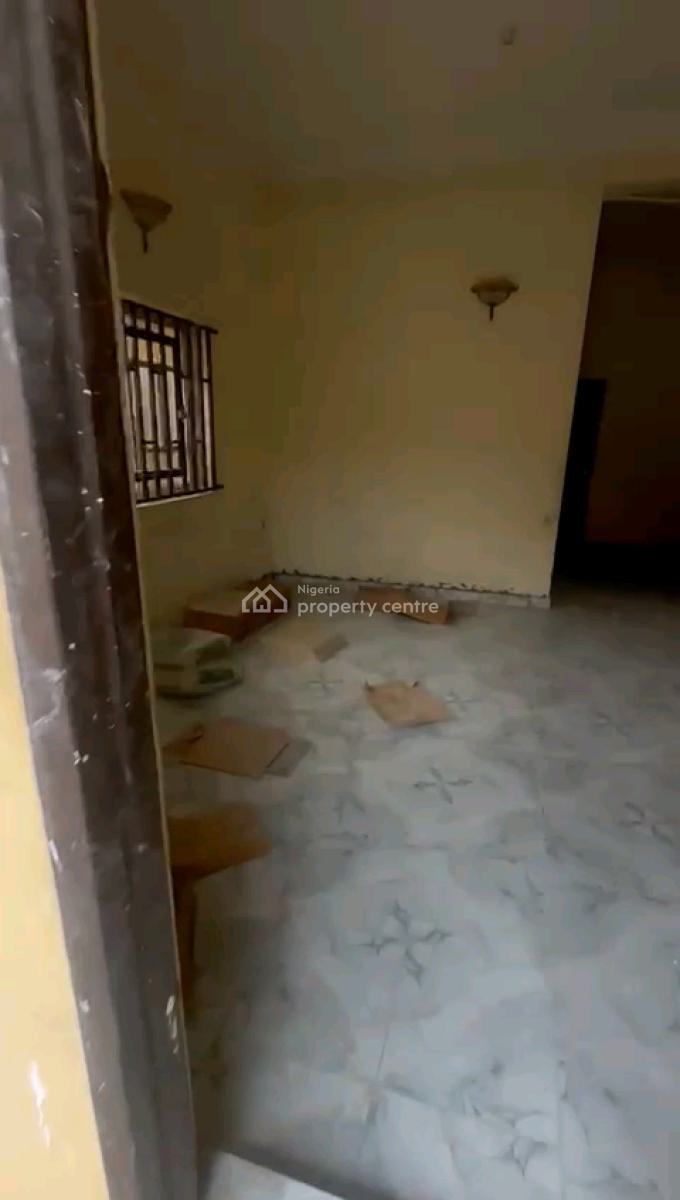 Renovated , Decent and Spacious 3bedroom Flats, All Rooms Ensuites, Off Bajulaye Road, Shomolu, Lagos, Flat / Apartment for Rent