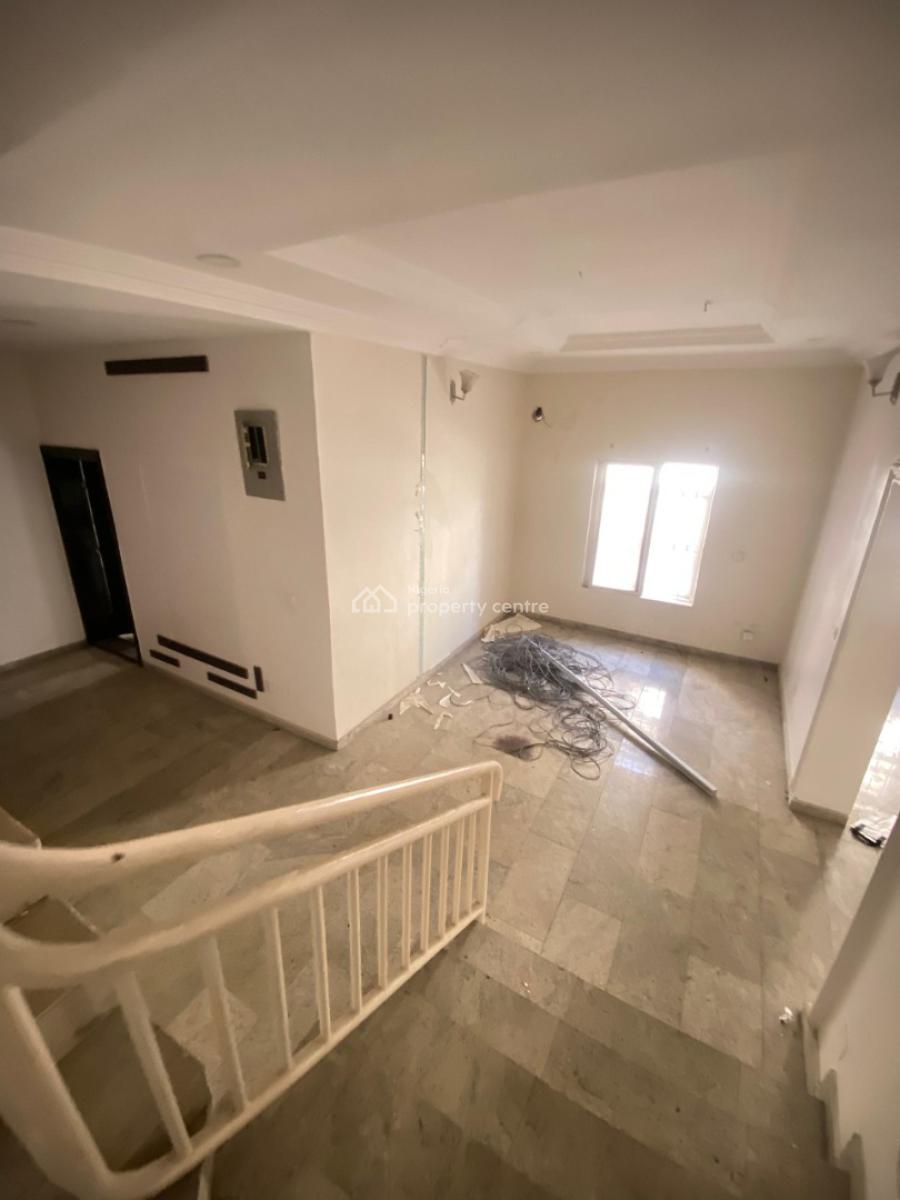 Well Maintained 4 Bedroom Semi Detached Duplex with Bq, Lekki Phase 1, Lekki, Lagos, Commercial Property for Rent