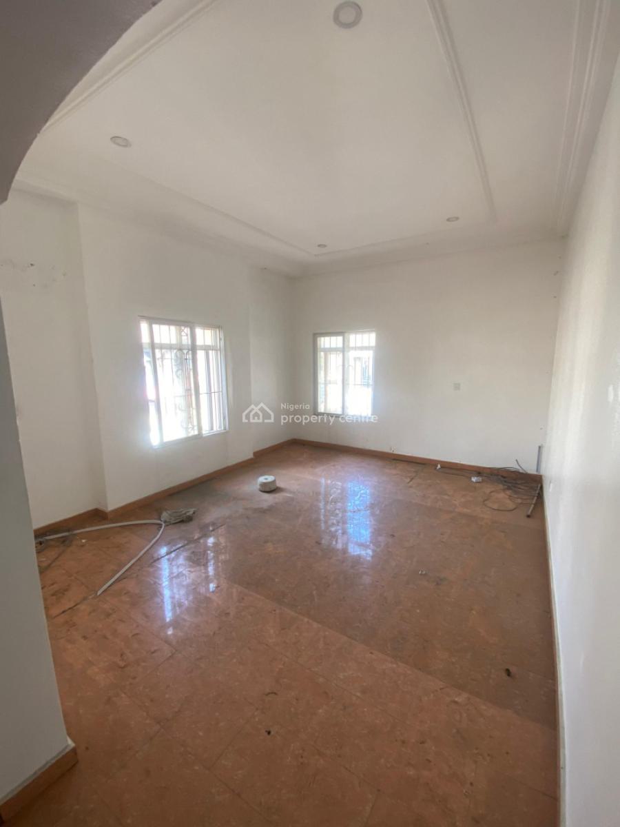 Well Maintained 4 Bedroom Semi Detached Duplex with Bq, Lekki Phase 1, Lekki, Lagos, Commercial Property for Rent