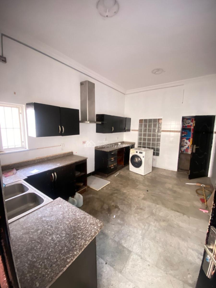 Well Maintained 4 Bedroom Semi Detached Duplex with Bq, Lekki Phase 1, Lekki, Lagos, Commercial Property for Rent