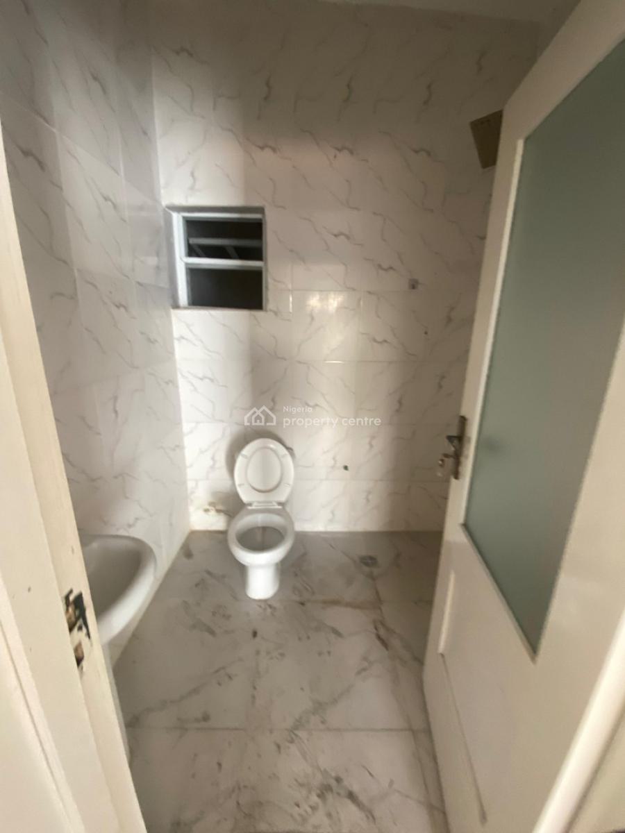 Well Maintained 5 Bedroom Semi Detached Duplex with Bq, Lekki Phase 1, Lekki, Lagos, Office Space for Rent