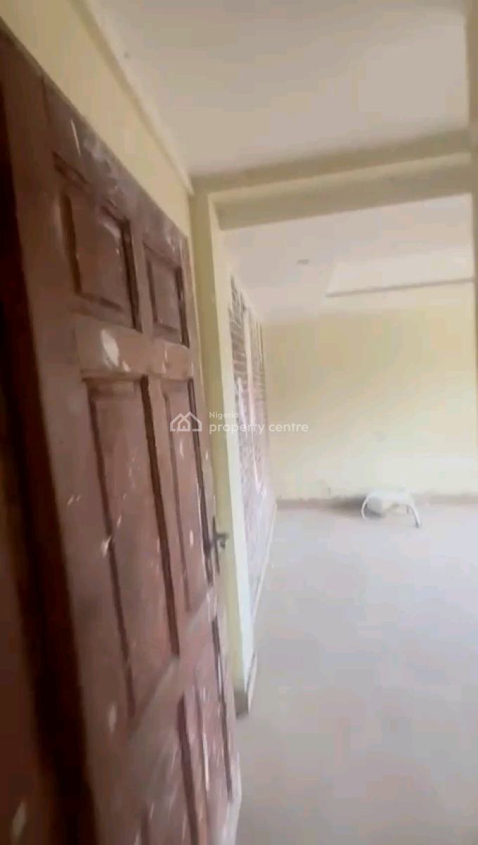 4 Nos Renovated , Decent and Spacious 2bedroom Flats, Off Bajulaye Road, Shomolu, Lagos, Flat / Apartment for Rent