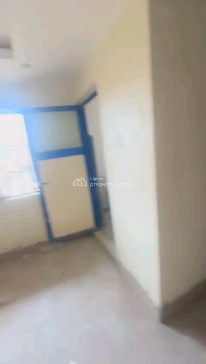 4 Nos Renovated , Decent and Spacious 2bedroom Flats, Off Bajulaye Road, Shomolu, Lagos, Flat / Apartment for Rent