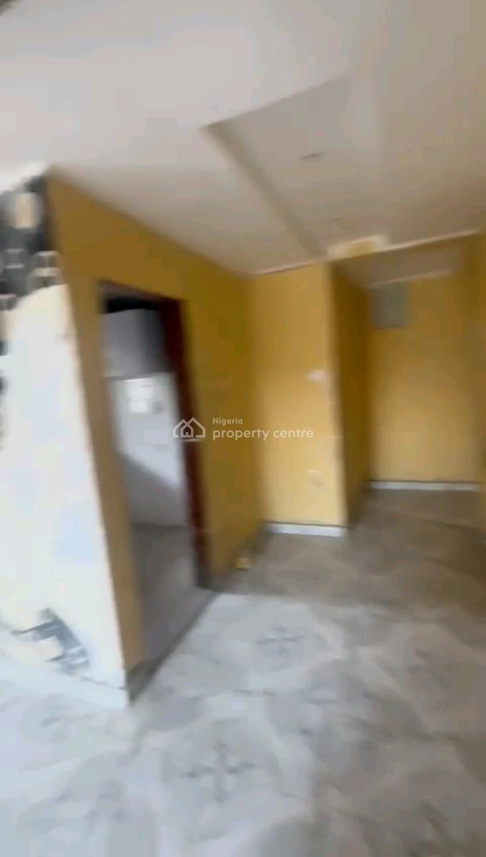 4 Nos Renovated , Decent and Spacious 2bedroom Flats, Off Bajulaye Road, Shomolu, Lagos, Flat / Apartment for Rent