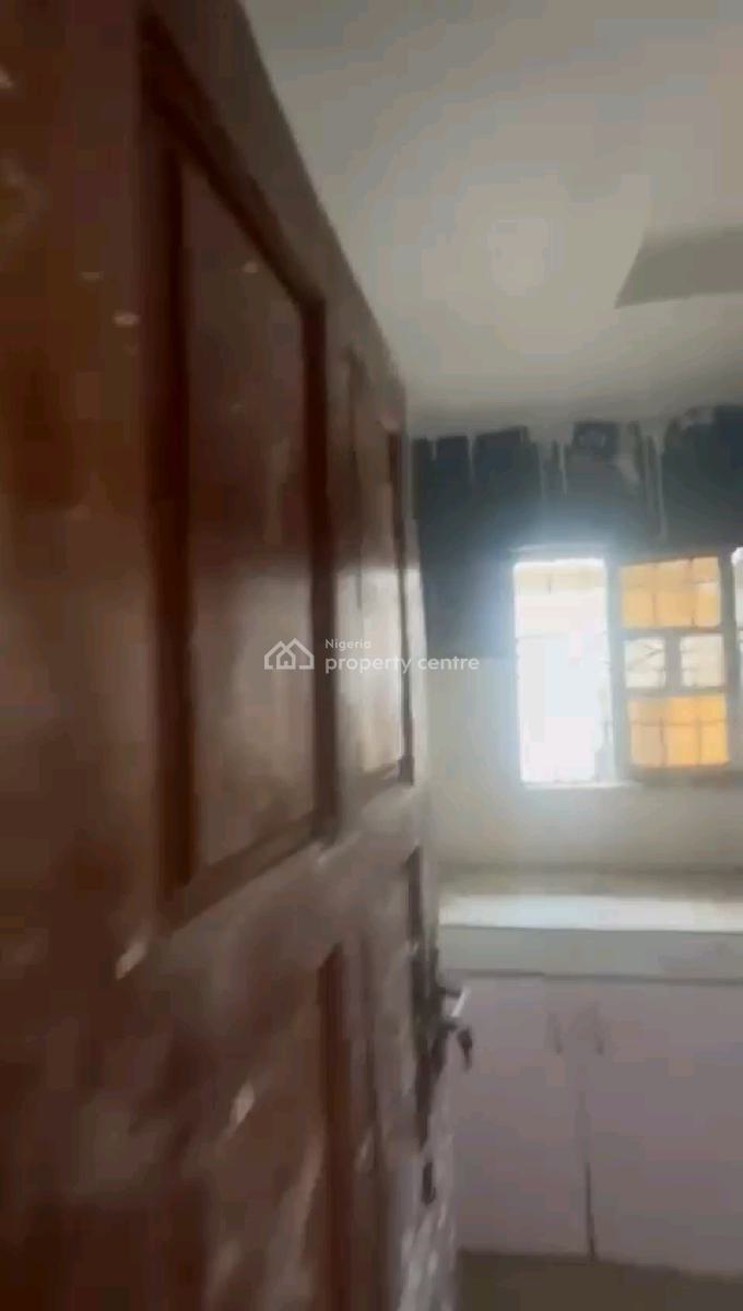 4 Nos Renovated , Decent and Spacious 2bedroom Flats, Off Bajulaye Road, Shomolu, Lagos, Flat / Apartment for Rent