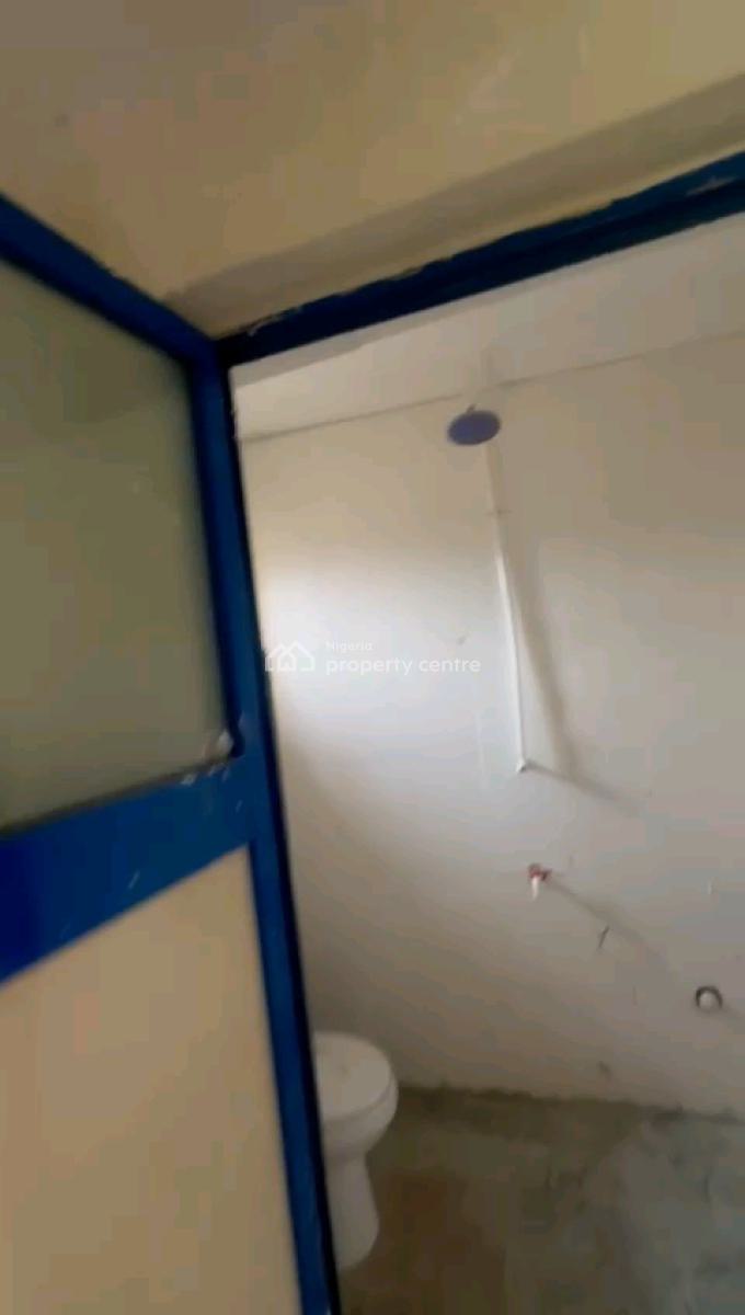 4 Nos Renovated , Decent and Spacious 2bedroom Flats, Off Bajulaye Road, Shomolu, Lagos, Flat / Apartment for Rent