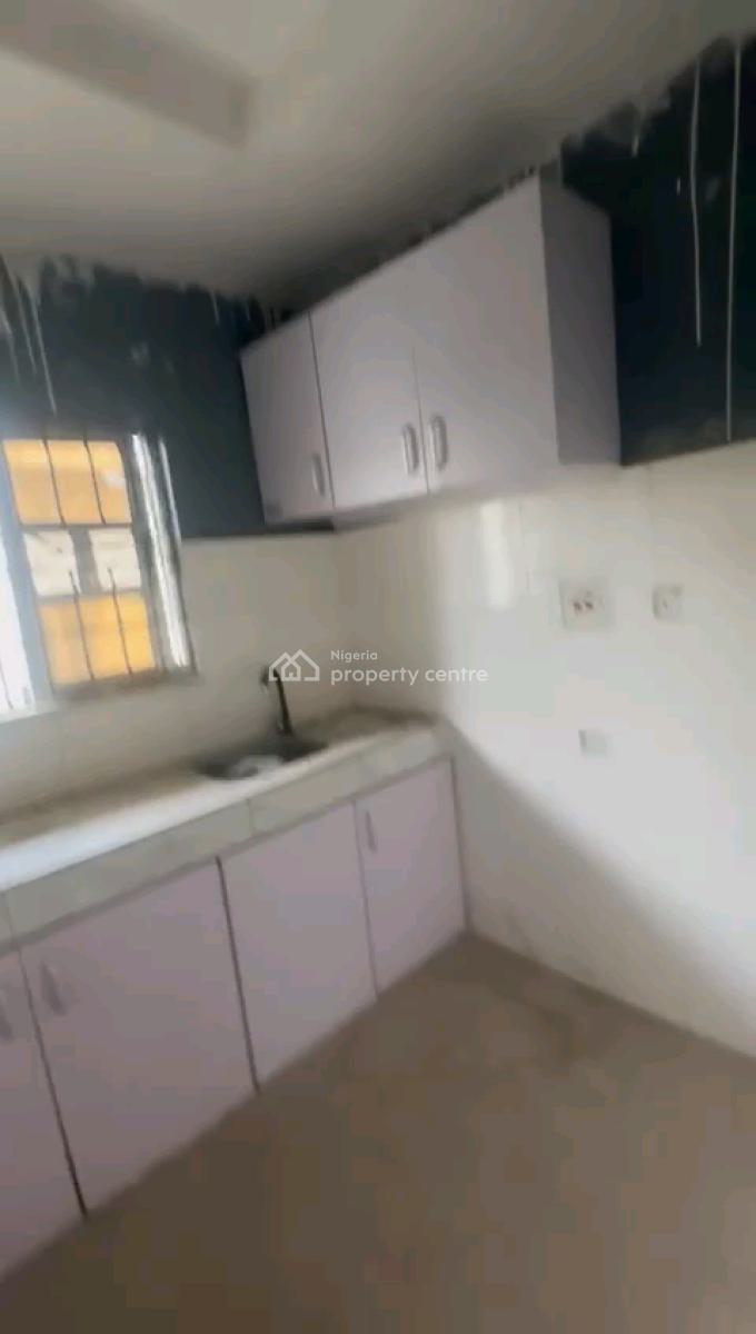 4 Nos Renovated , Decent and Spacious 2bedroom Flats, Off Bajulaye Road, Shomolu, Lagos, Flat / Apartment for Rent