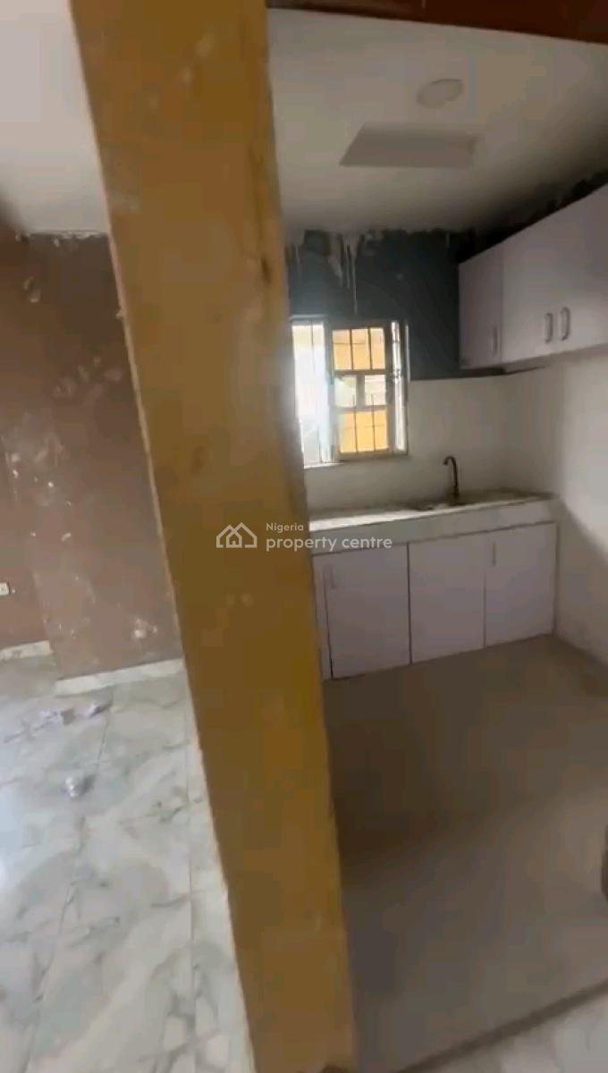 4 Nos Renovated , Decent and Spacious 2bedroom Flats, Off Bajulaye Road, Shomolu, Lagos, Flat / Apartment for Rent